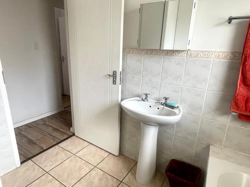3 Bedroom Property for Sale in Somerset West Western Cape